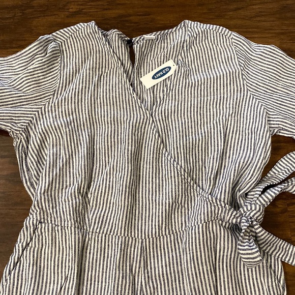 OLD NAVY Striped Waist Defined Faux Wrap Jumpsuit - Picture 5 of 13